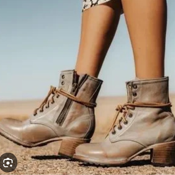 NIB Freebird Cavalier boots - Picture 1 of 10